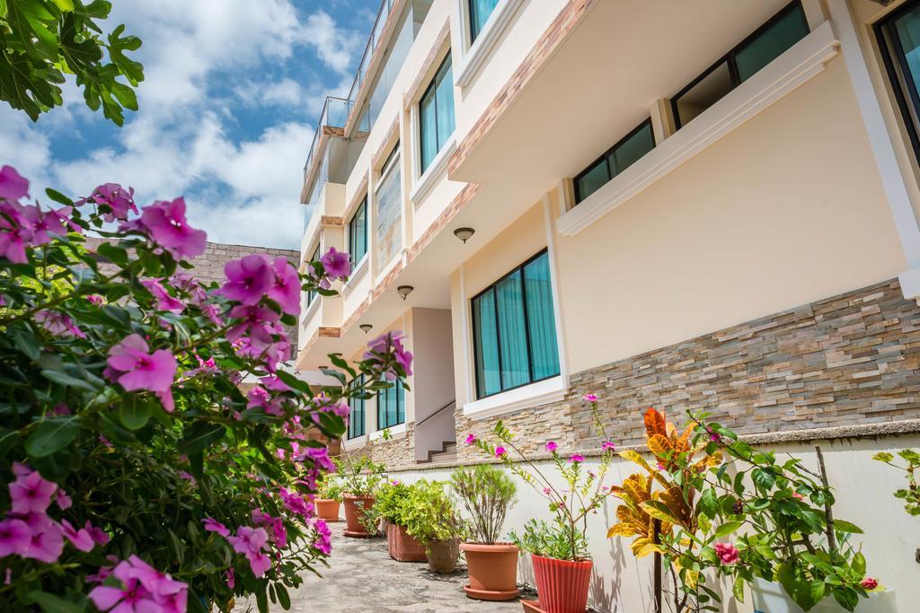 Flamingo 3* Puerto Ayora (Galapagos Islands)